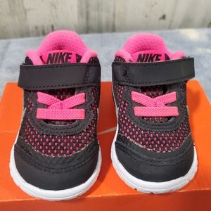 Nike infant size 2